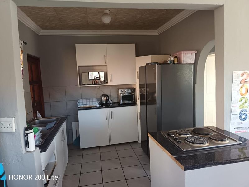 Well Priced Simplex in Ocean View Bluff - Photo 3