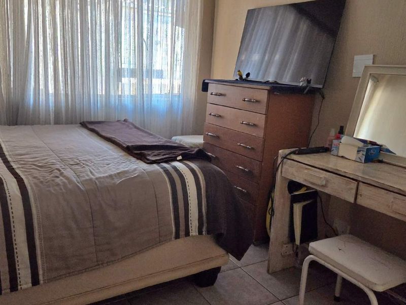 3 Bedroom Simplex for Sale in Verwoerdpark! - Photo 10