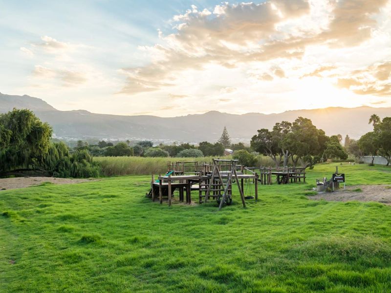 Lock And Go Starter Home! - Photo 2