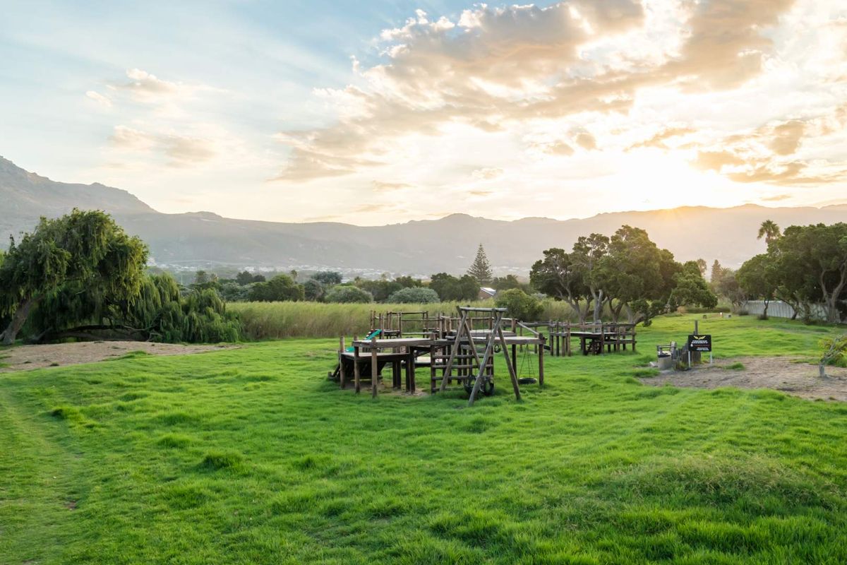 Lock And Go Starter Home! - Photo 2