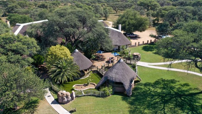 Property #2424040, Lodge For Sale in Okahandja Central