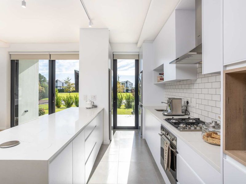 Elegant North-Facing Polo Pad on Val de Vie Estate - Photo 8