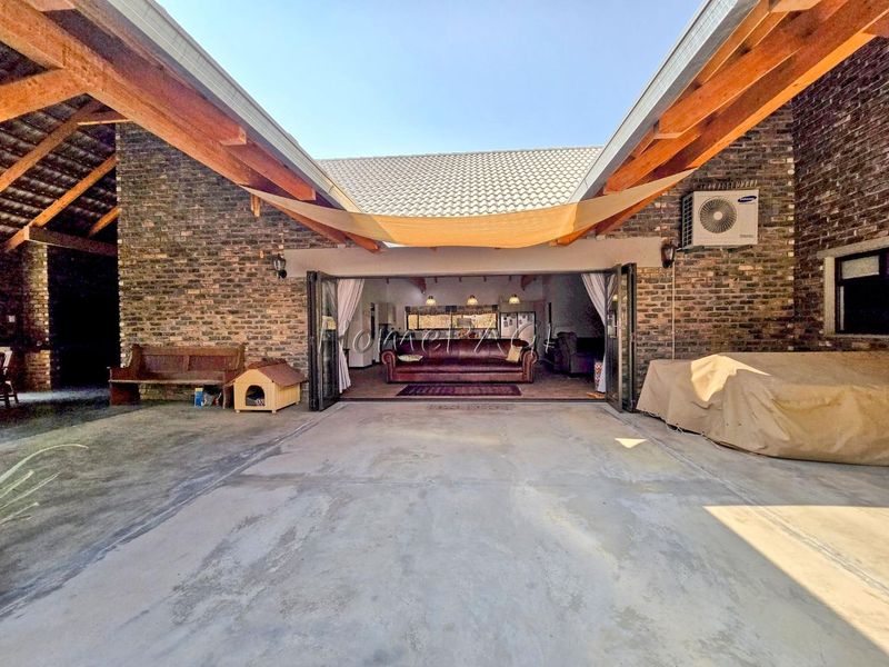 Omaruru Wildlife Estate, Omaruru:  Lifestyle property with 4 Bedr Home is for Sale - Photo 4