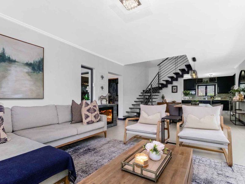 SECLUDED RESIDENCE IN HIGHLY SOUGHT AFTER, PICTURESQUE LOCATION - Photo 6