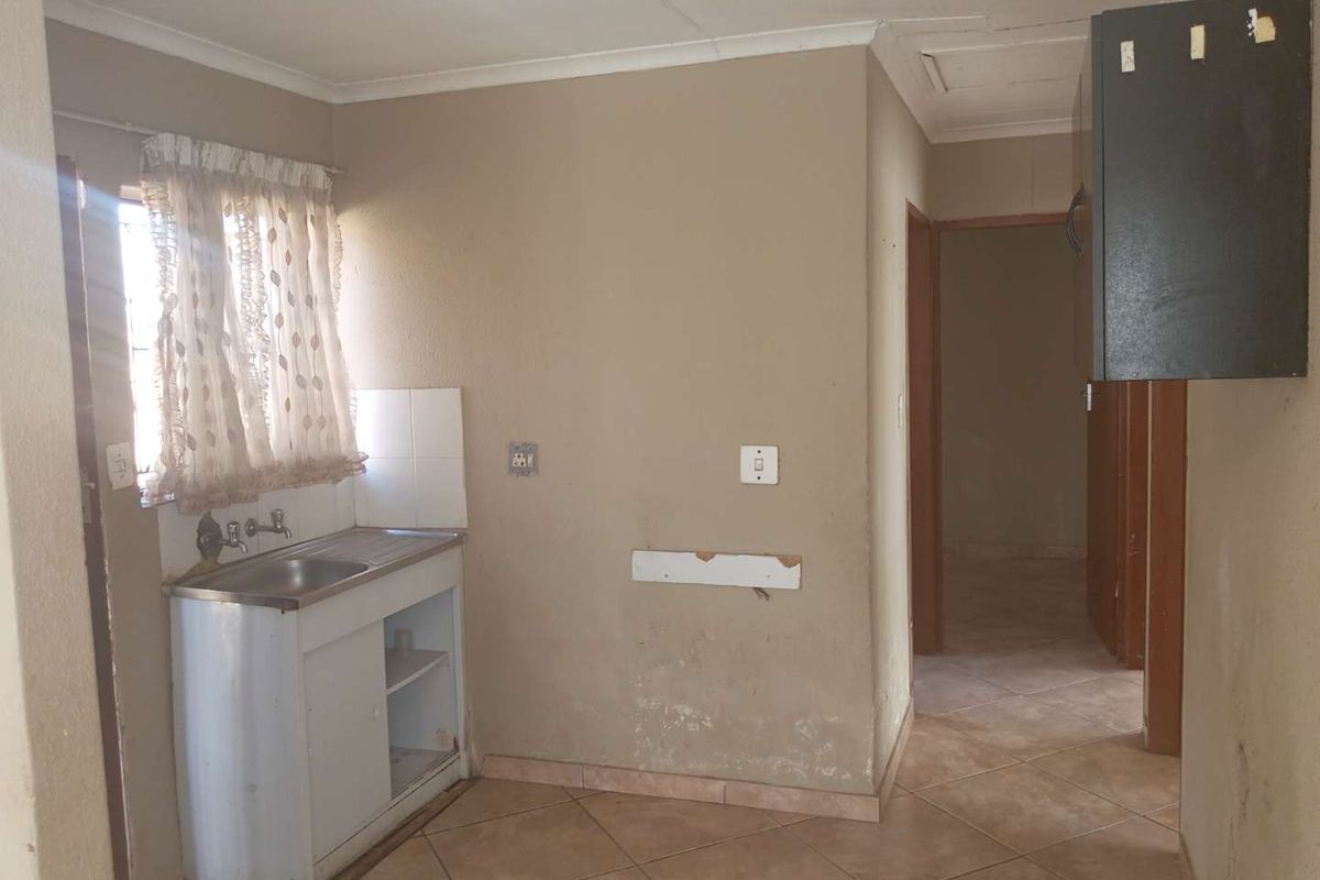 Ideal Starter Home or Investment in Mabopane - Photo 2