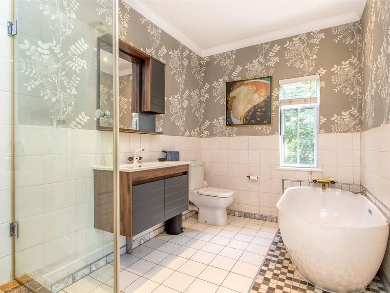 3 Bedroom Family Home with a Garden Cottage - Photo 9