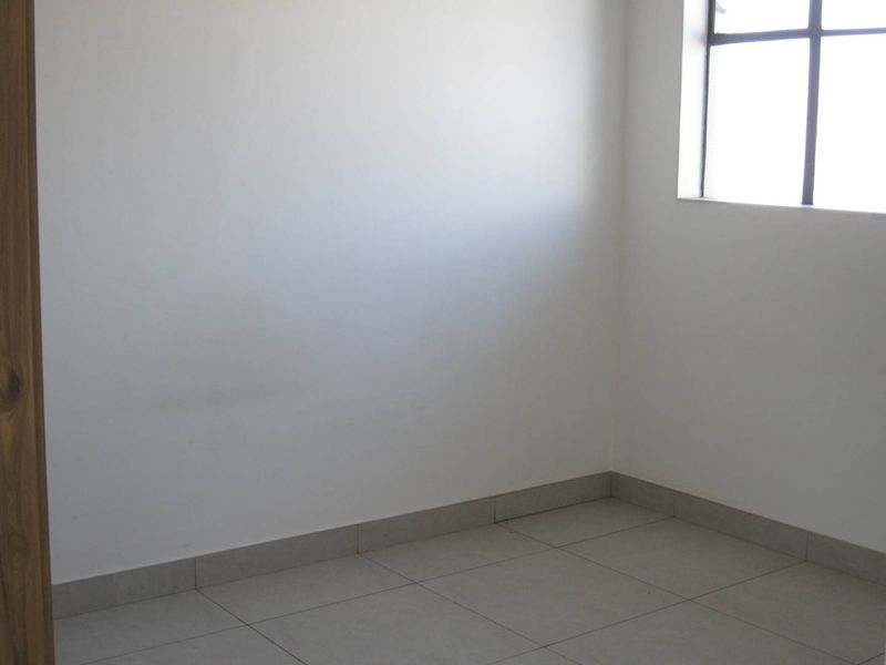 Stylish & Affordable Apartment in Irene – 2 Bedrooms and Great Amenities - Photo 8