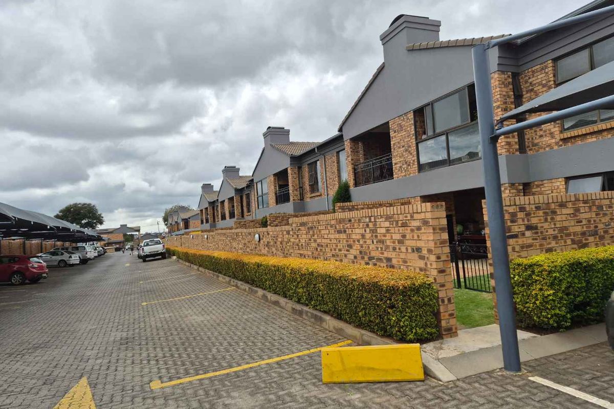 Charming 2-Bedroom  Apartment for Sale in Secure Ravenswood Mews 1, Boksburg - Photo 3