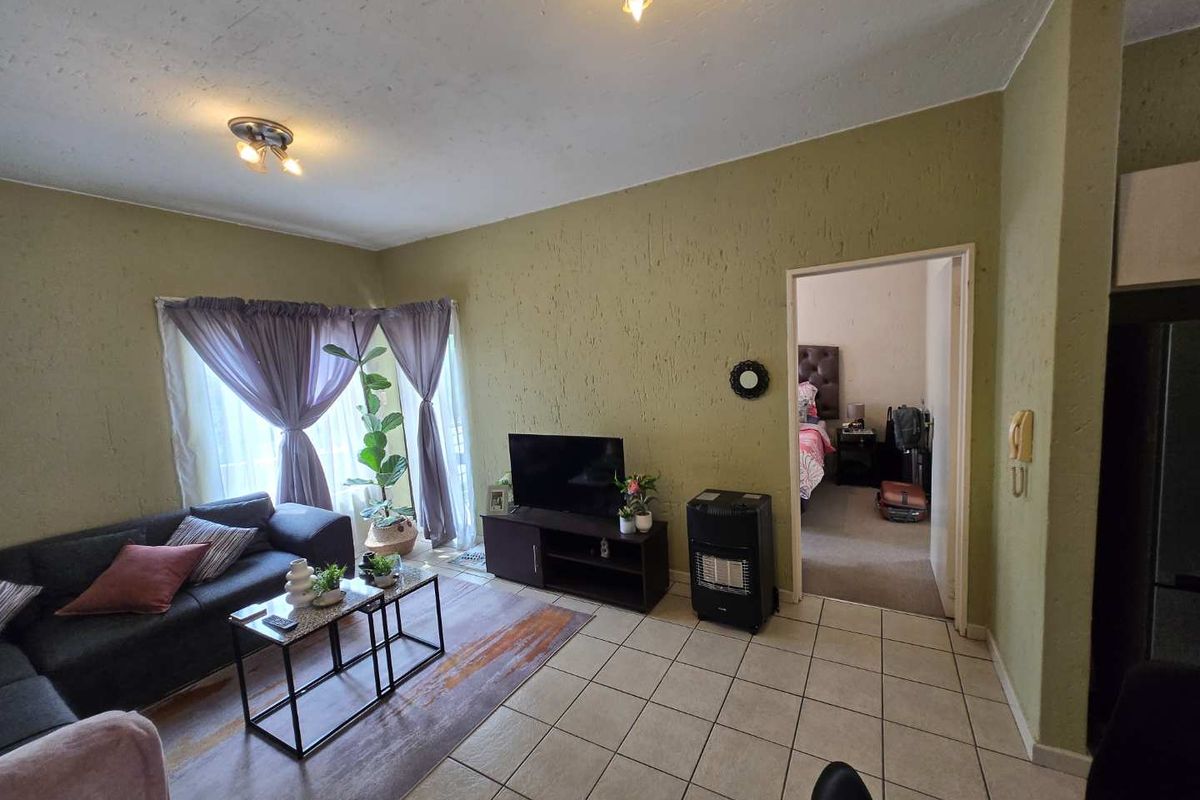 1 Bedroom Apartment for Sale in Ferndale - Photo 5