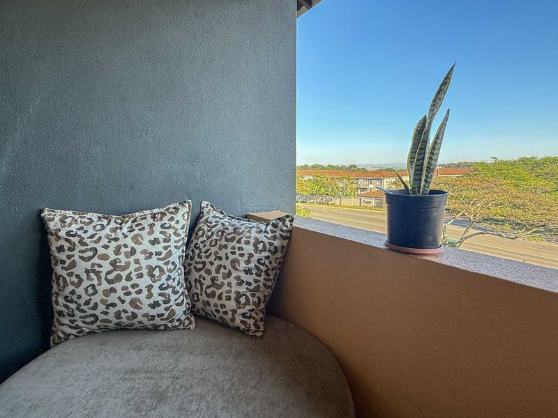 One bedroom Furnished Apartment - Photo 3