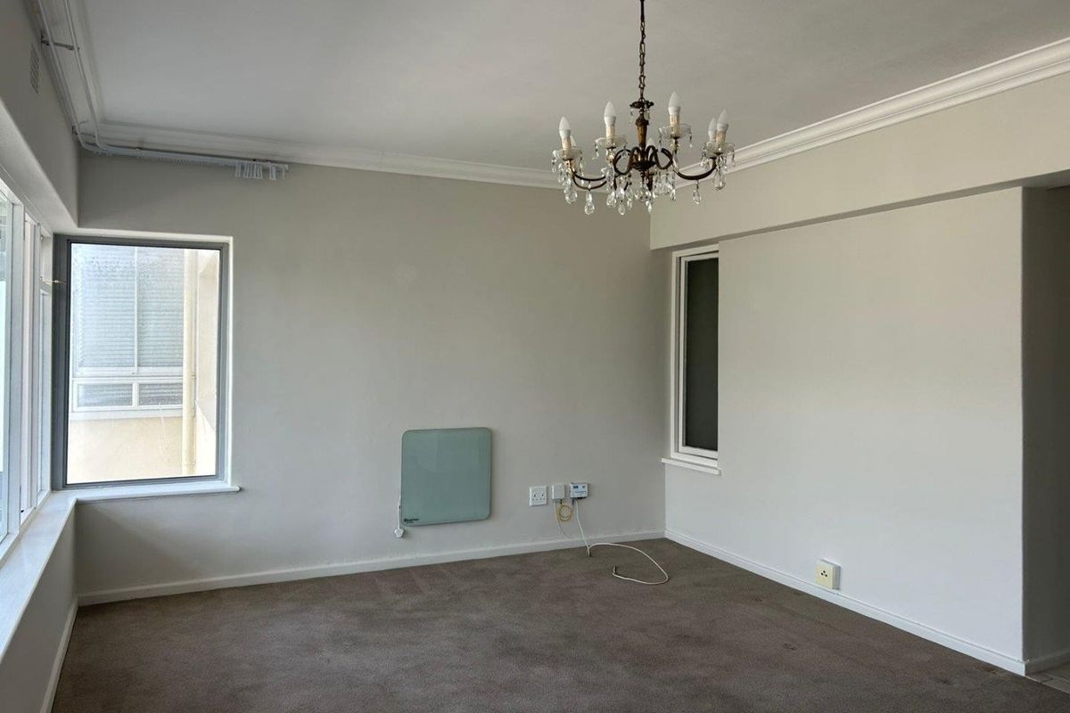 Renovated 1-Bedroom Apartment with Ocean Views & Enclosed Balcony – Retirement Living - Photo 4