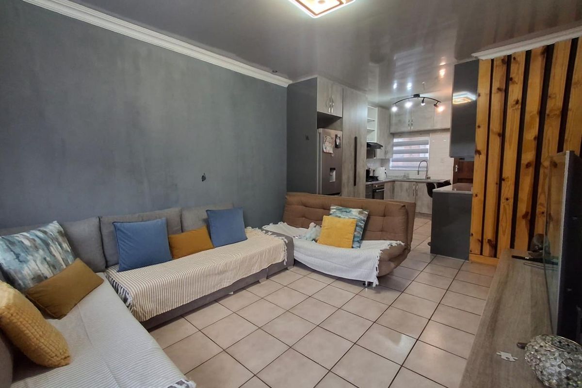 Your Dream 2-Bedroom Home with Private Garden - Photo 2