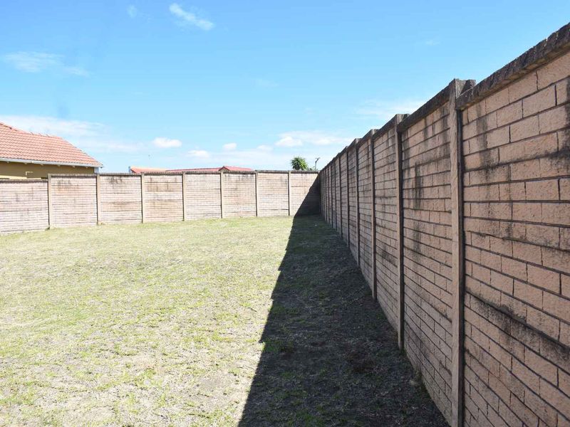 Priced to sell  fast! - Photo 4