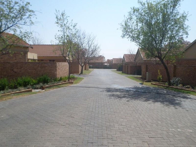 2 BEDROOM FLAT TO RENT IN EQUESTRIA - Photo 3