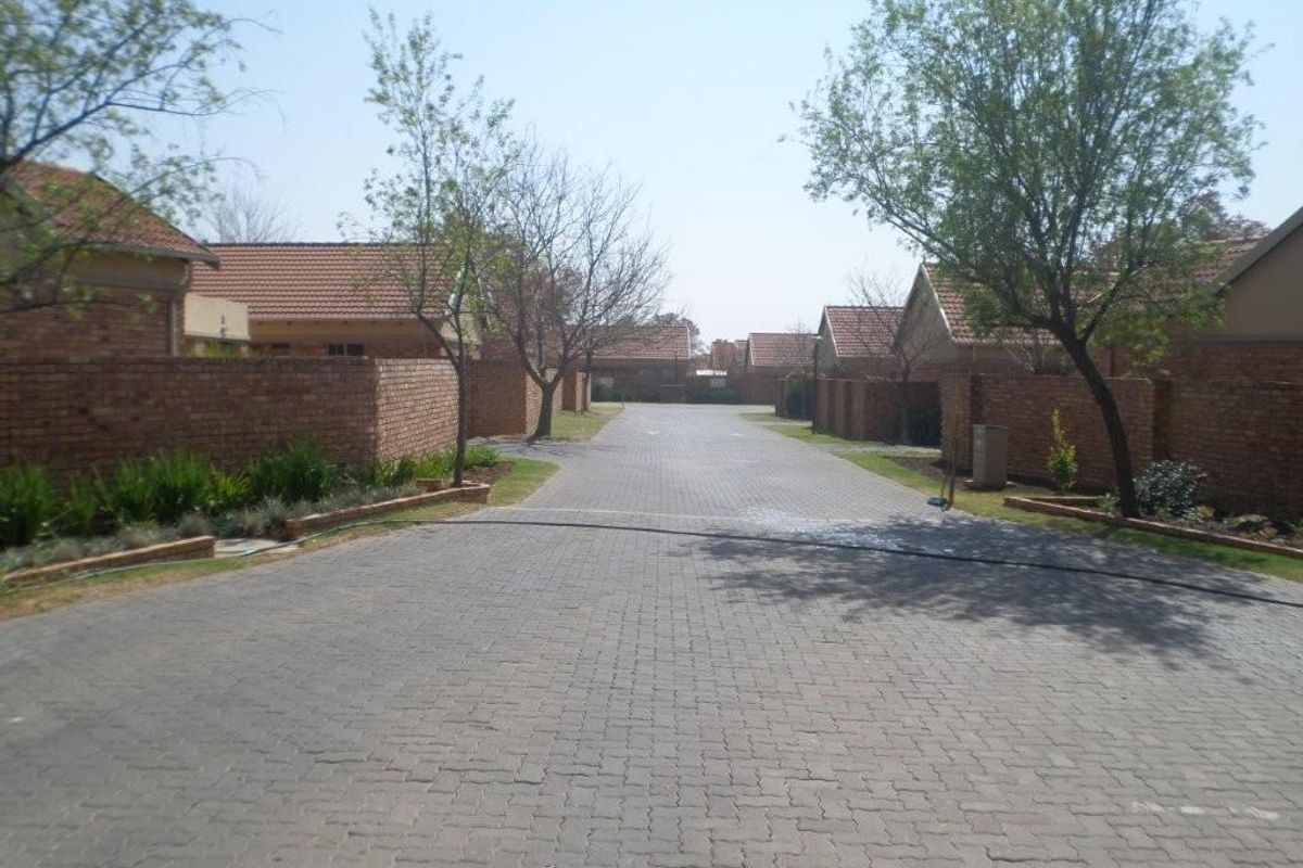 2 BEDROOM FLAT TO RENT IN EQUESTRIA - Photo 3