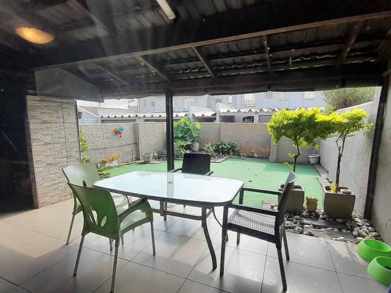 Stunning Modern Duplex - Photo 6