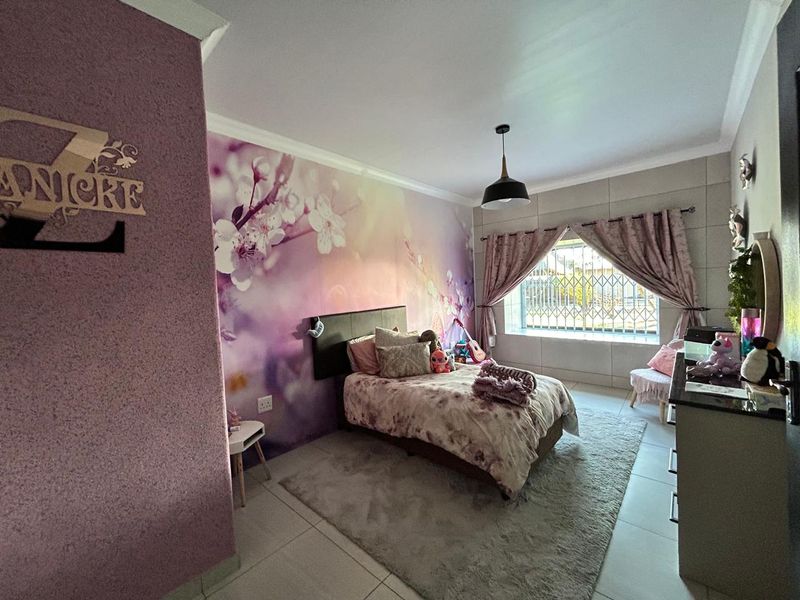 Invest in Luxury - Photo 4