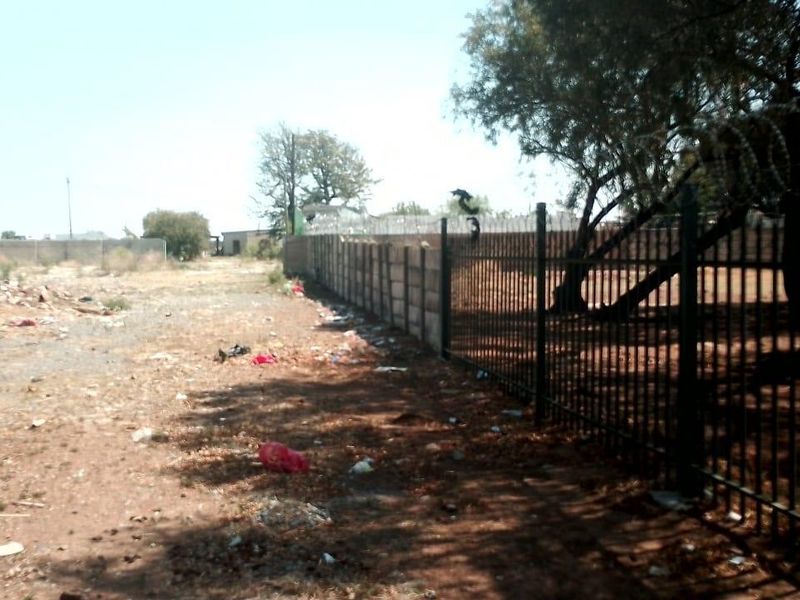 VACANT LAND FOR SALE.LARGE SECOND VACANT LAND NEXT TO THIS ONE ALSO FOR SALE - Photo 3