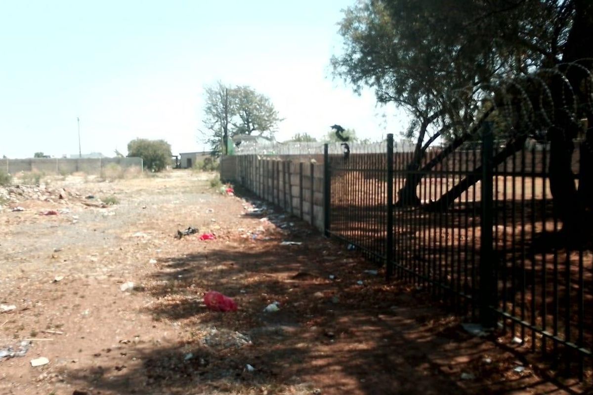 VACANT LAND FOR SALE.LARGE SECOND VACANT LAND NEXT TO THIS ONE ALSO FOR SALE - Photo 3