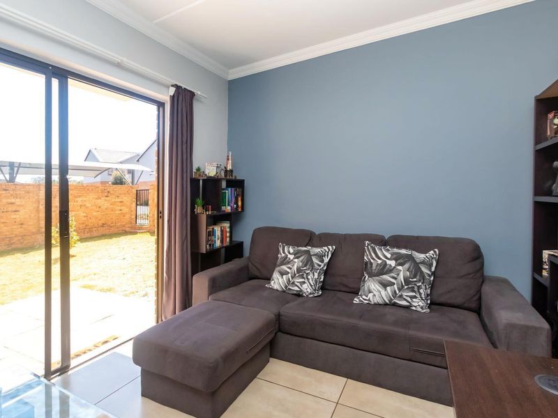 IMMACULATE GROUND FLOOR APARTMENT AVAILABLE TO RENT - Photo 5