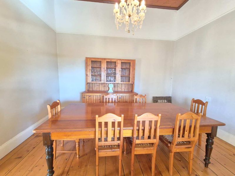 Historical home full of character and charm - Photo 3
