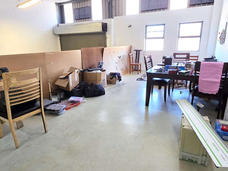 Food Grade Warehouse in Secure Business Park - Photo 8