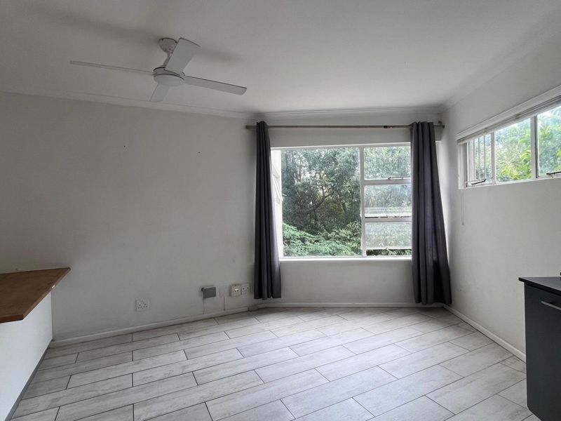 1 Bedroom apartment high up in Tamboerskloof (c) - Photo 5