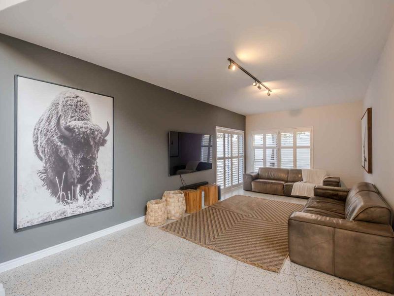 Exceptional Family Home with Superior Finishes - Photo 5