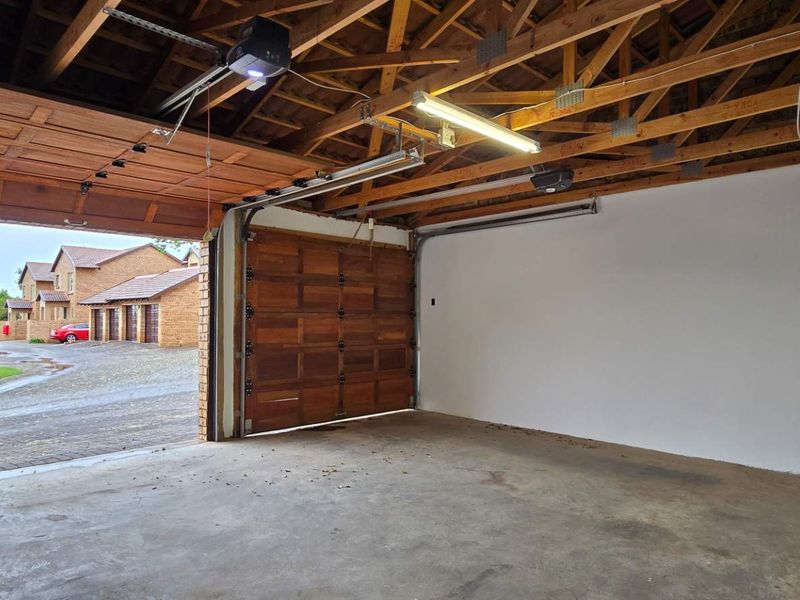 Spacious First-Floor Living in The Wilds Estate – Comfort, Security & Lifestyle - Photo 4