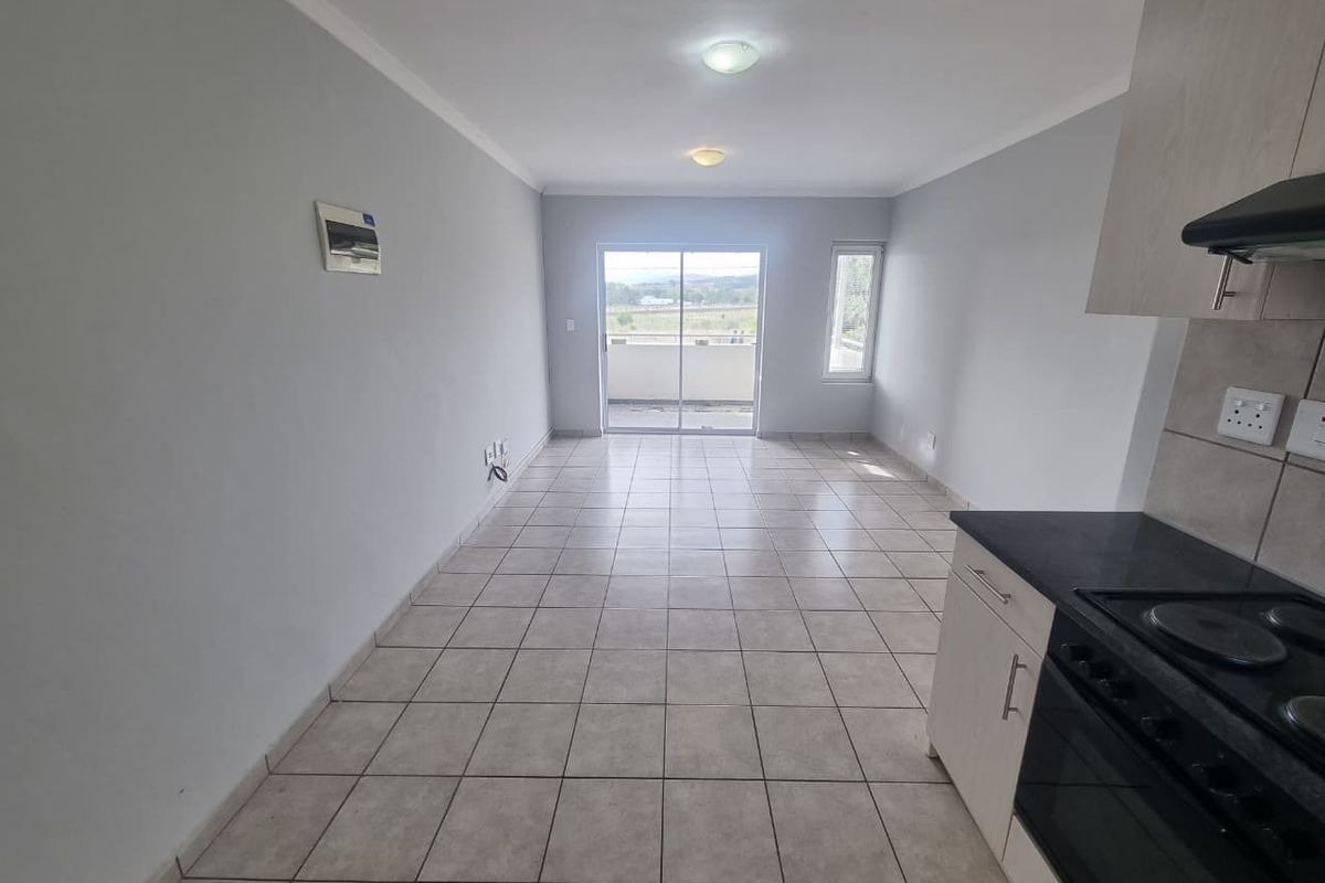 Spacious Unfurnished 2-Bedroom Apartment To Rent in Paarl - Photo 2