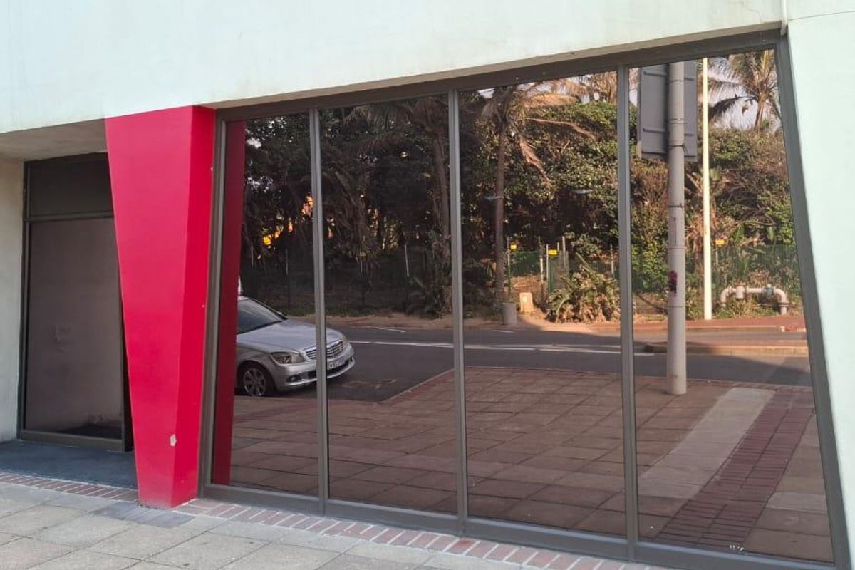Perfect Investment: Bachelor Apartment Steps from the Waterfront - Photo 3