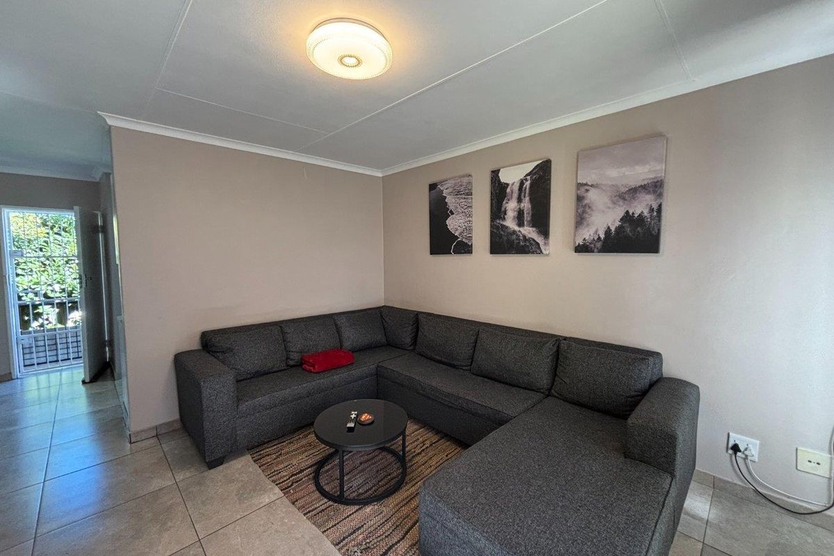 Priced to sell - two bedroom townhouse in Erasmuskloof - Photo 2