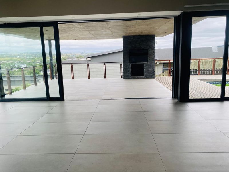 Beautiful Home For Rental in Palm Lakes Estate - Photo 4