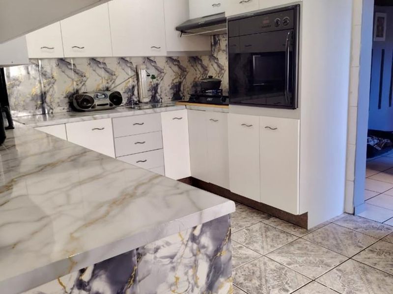 Exceptional Sectional Title Unit with Loft Entertainment, Lapa & Private Layout - Photo 10