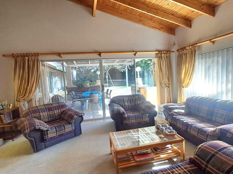 4 Bedroom Family Home - Photo 5