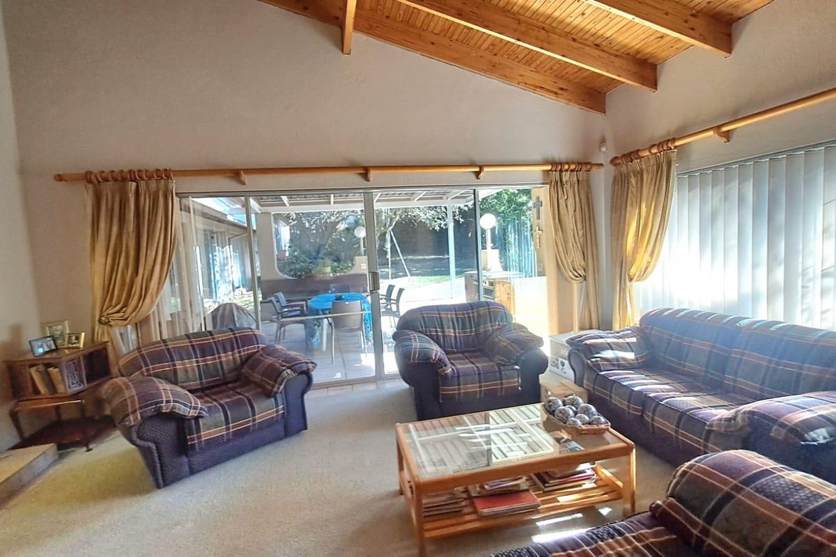 4 Bedroom Family Home - Photo 5