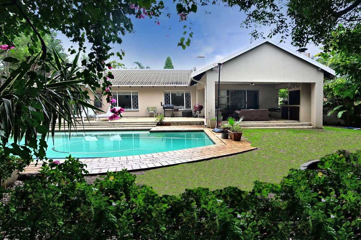 Beautiful Three Bedroom Family Home in Excellent Estate - Photo 2