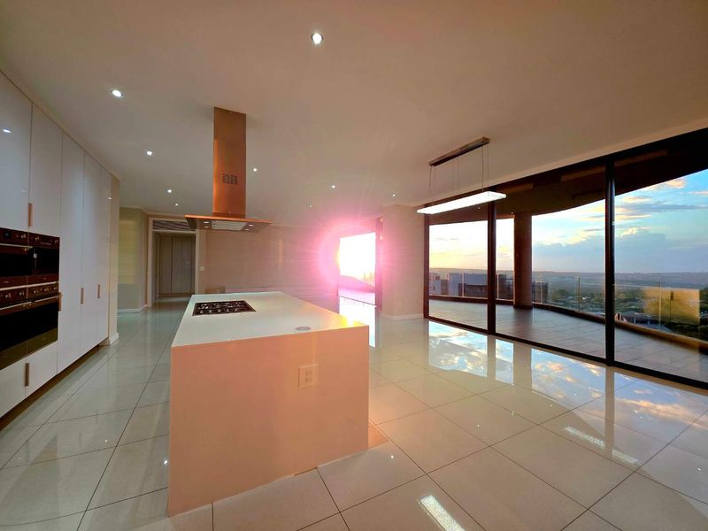 Sky-High Sophistication: Luxury 3-Bedroom Residence at Central Square Sandton - Photo 10