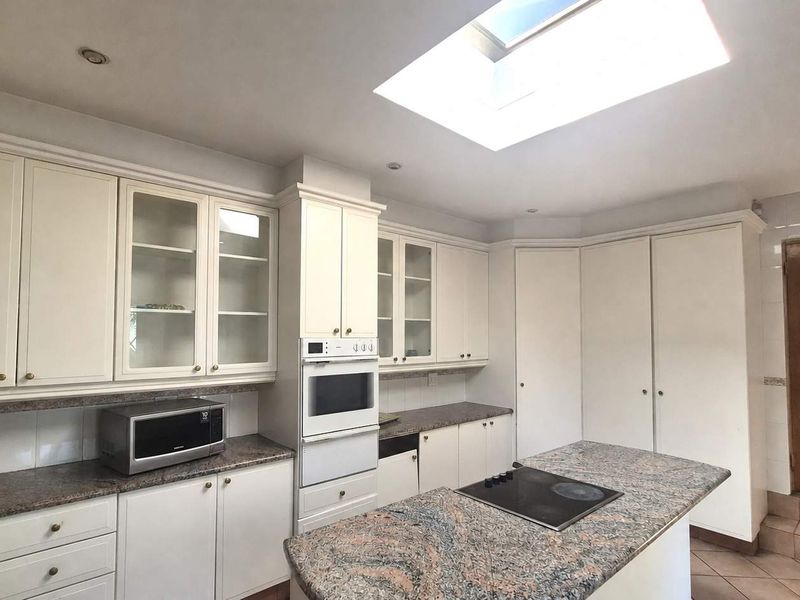 Exceptional 5 Bedroom Free Standing House in Morningside – Prime Position Near Sandton CBD | Ideal Luxury Home or Boutique Guesthouse Opportunity** - Photo 5