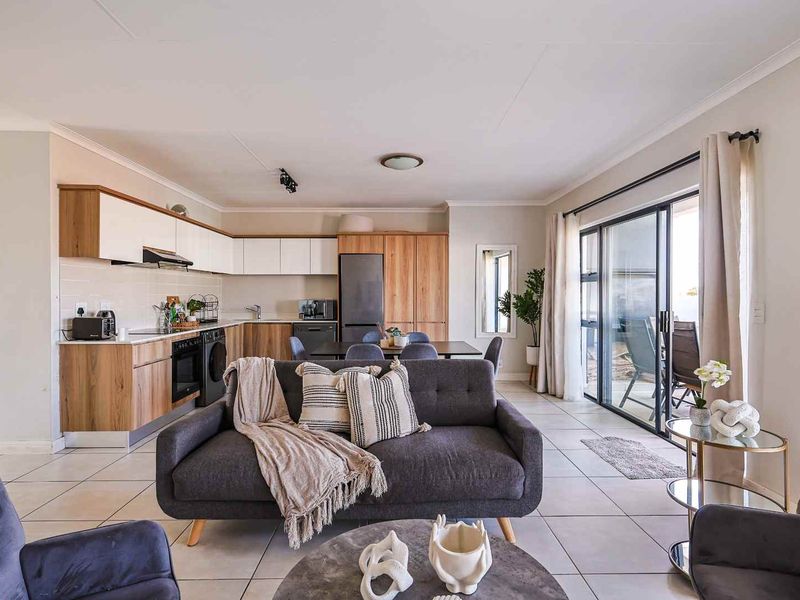Fully Furnished 2-Bedroom, 2-Bathroom Apartment – Luxury Resort-Style Living - Photo 6