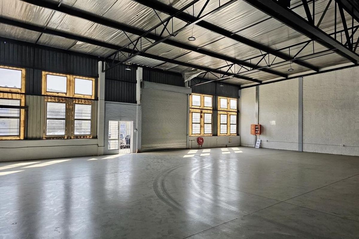 Hendra - Industrial Unit To Let in Briardene | Secure and Well-Managed Park - Photo 2