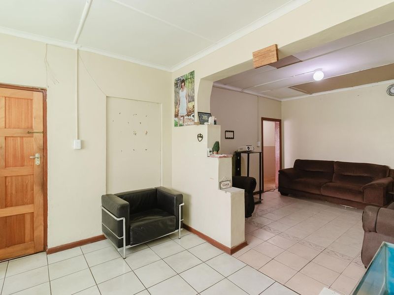 Family Home For Only R700 000 NEG - Photo 4