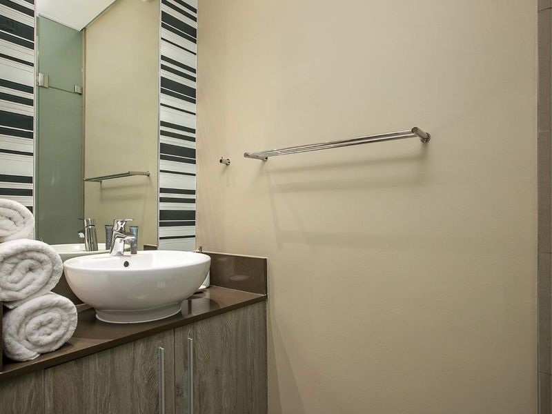 Chic 1 Bed in Rosebank’s Hottest Spot. The Tyrwhitt - Photo 10