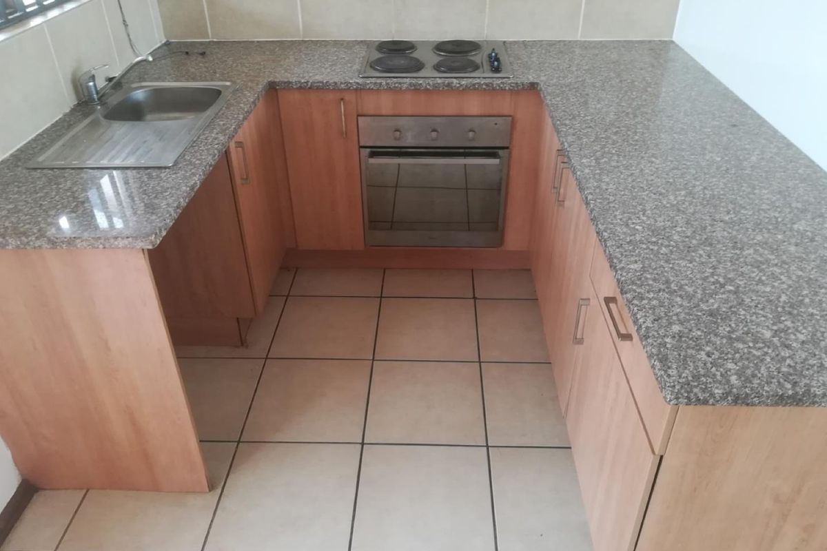 Welcome to this spacious 2-bedroom apartment, - Photo 4