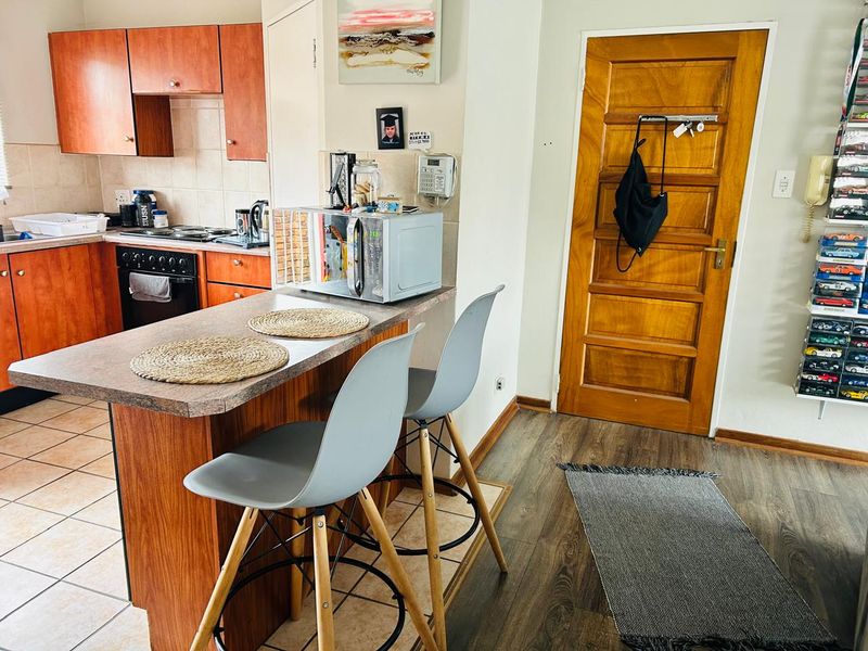 EXCLUSIVE - PET FRIENDLY - Photo 2