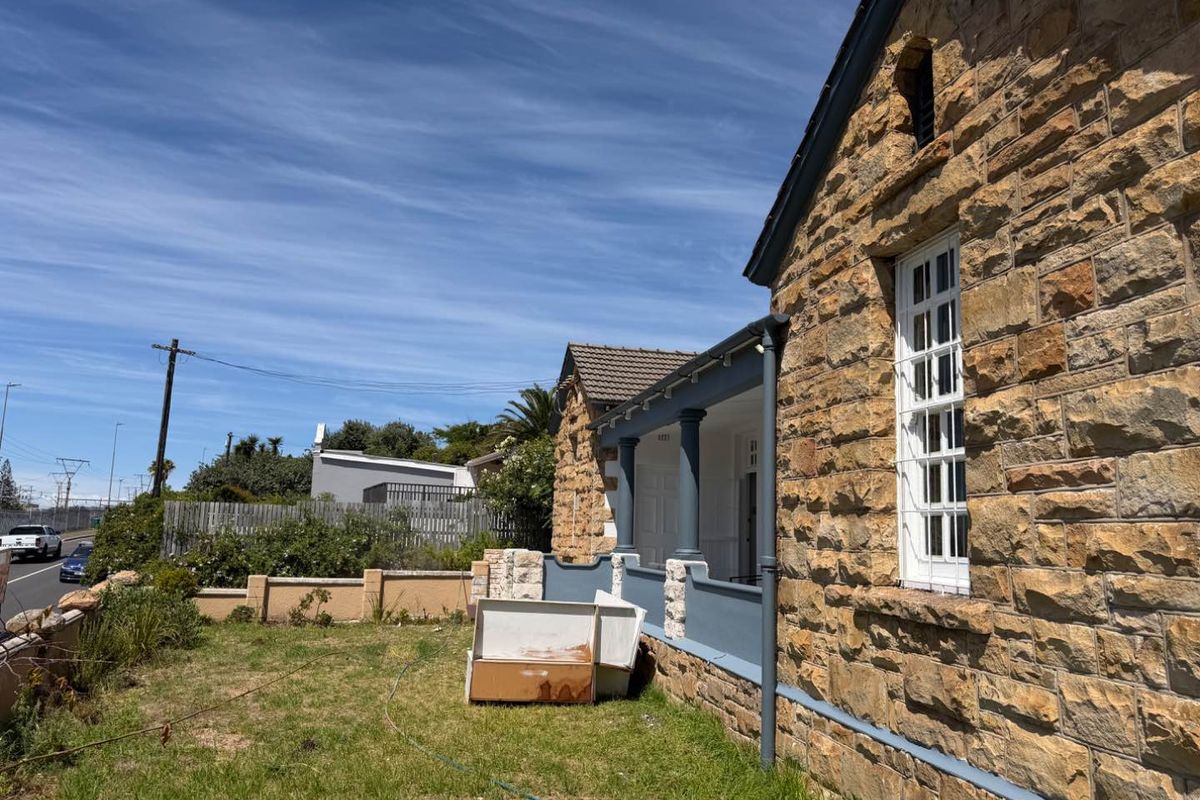 Extra Large Victorian Stone Cottage available with flexible rental periods: - Photo 2