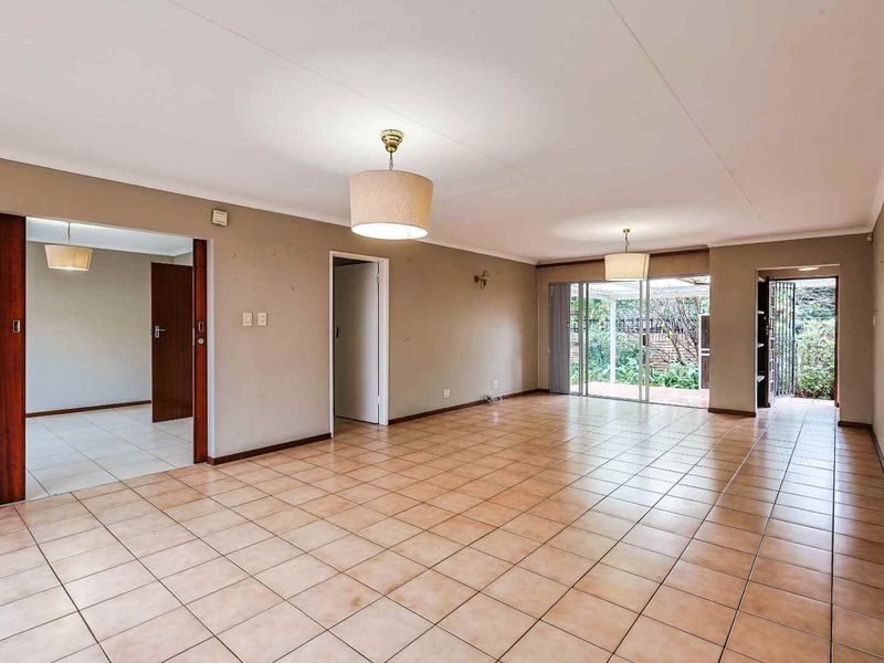 Charming 3-Bedroom Duet in Die Wilgers – Comfort, Space & Convenience Combined - Photo 8