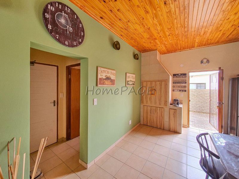Ext 1, Henties Bay:  3 Bedr Townhouse is for Sale - Photo 9
