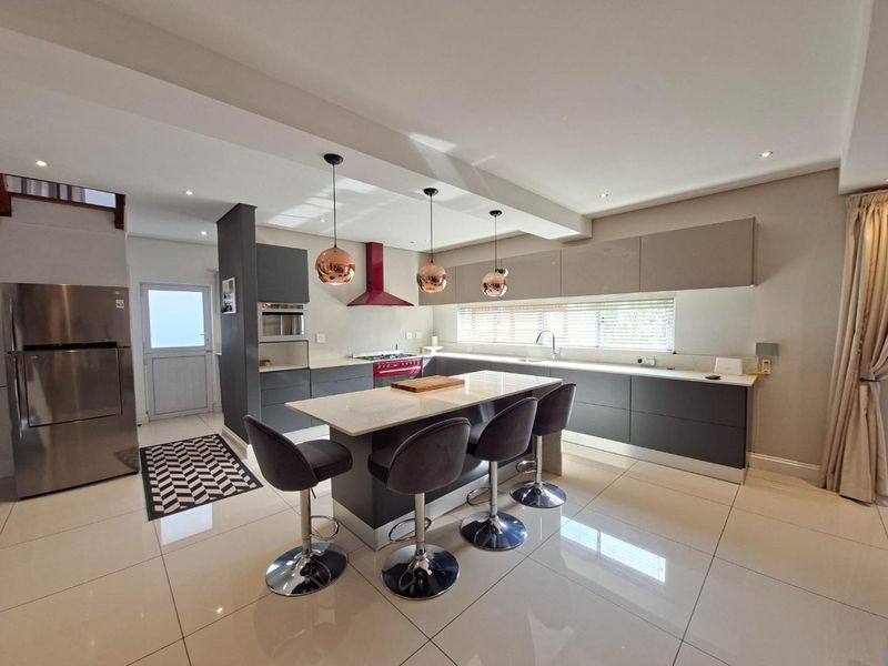 Luxury, Style &amp; Sophistication in a Prestigious Eco Estate - Photo 5