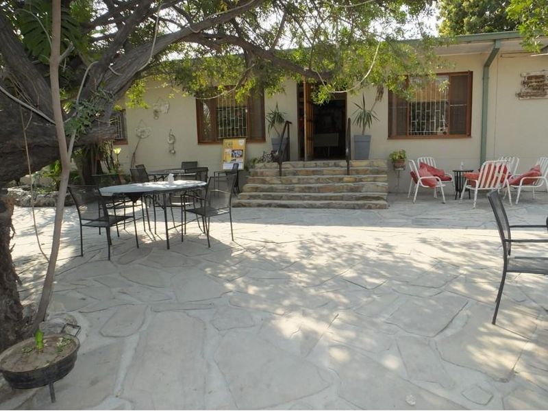 BEAUTIFUL AND POPULAR GUEST HOUSE FOR SALE IN GROOTFONTEIN - NAMIBIA - Photo 3